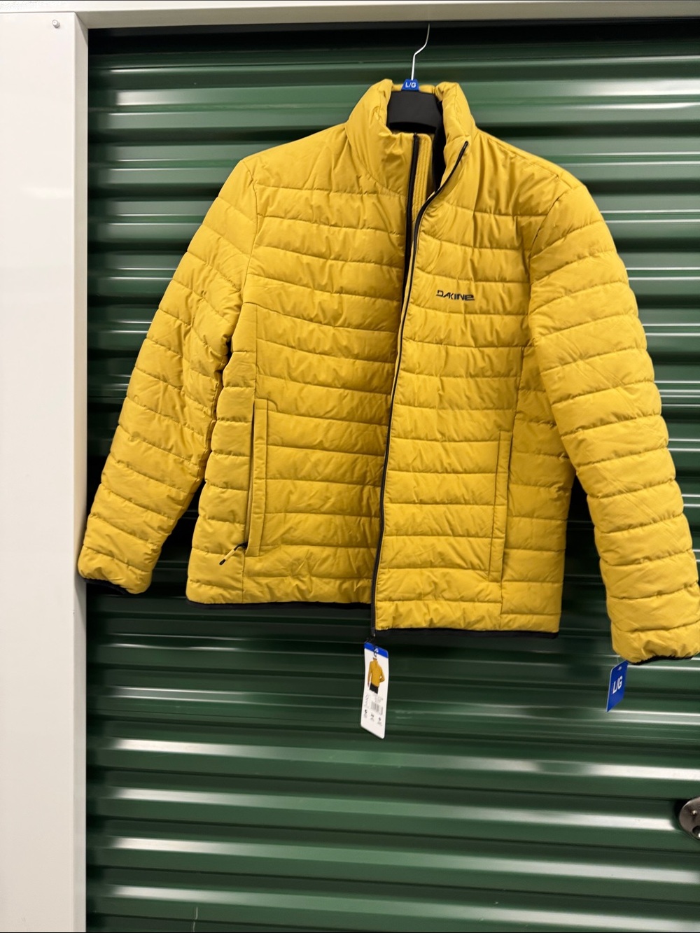 Dakine Men’s Quilted Puffer Jacket - Mustard
